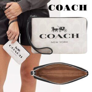 NWT Coach CP437 Corner Zip Wristlet Horse & Carriage Logo Chalk Black